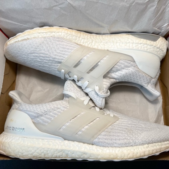 Men’s 11 Adidas Ultra Boost White Running Shoes - Picture 1 of 5